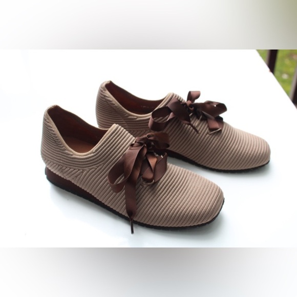 NWOT L’amour Des Pieds Taimah Sneakers - Picture 4 of 12